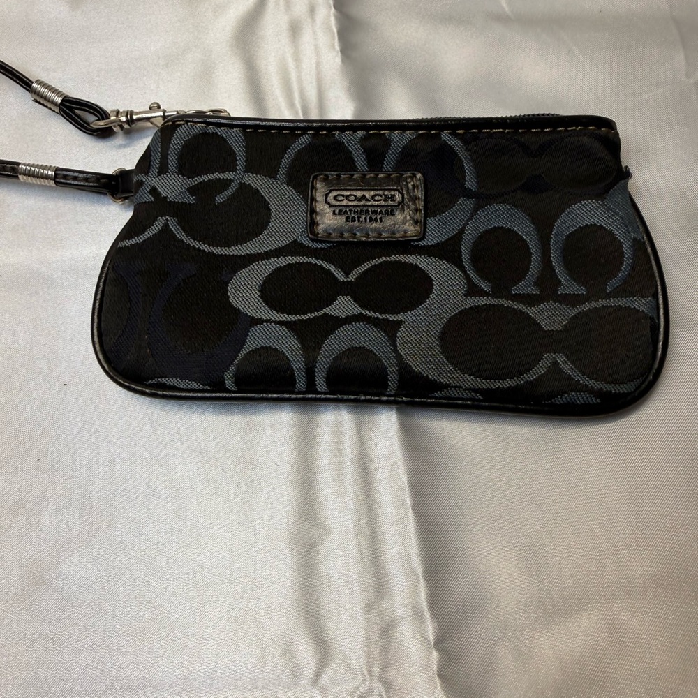 Coach Signature Jacquard Wristlet Wallet Black 6”x4” Zip School Girl Clubbing